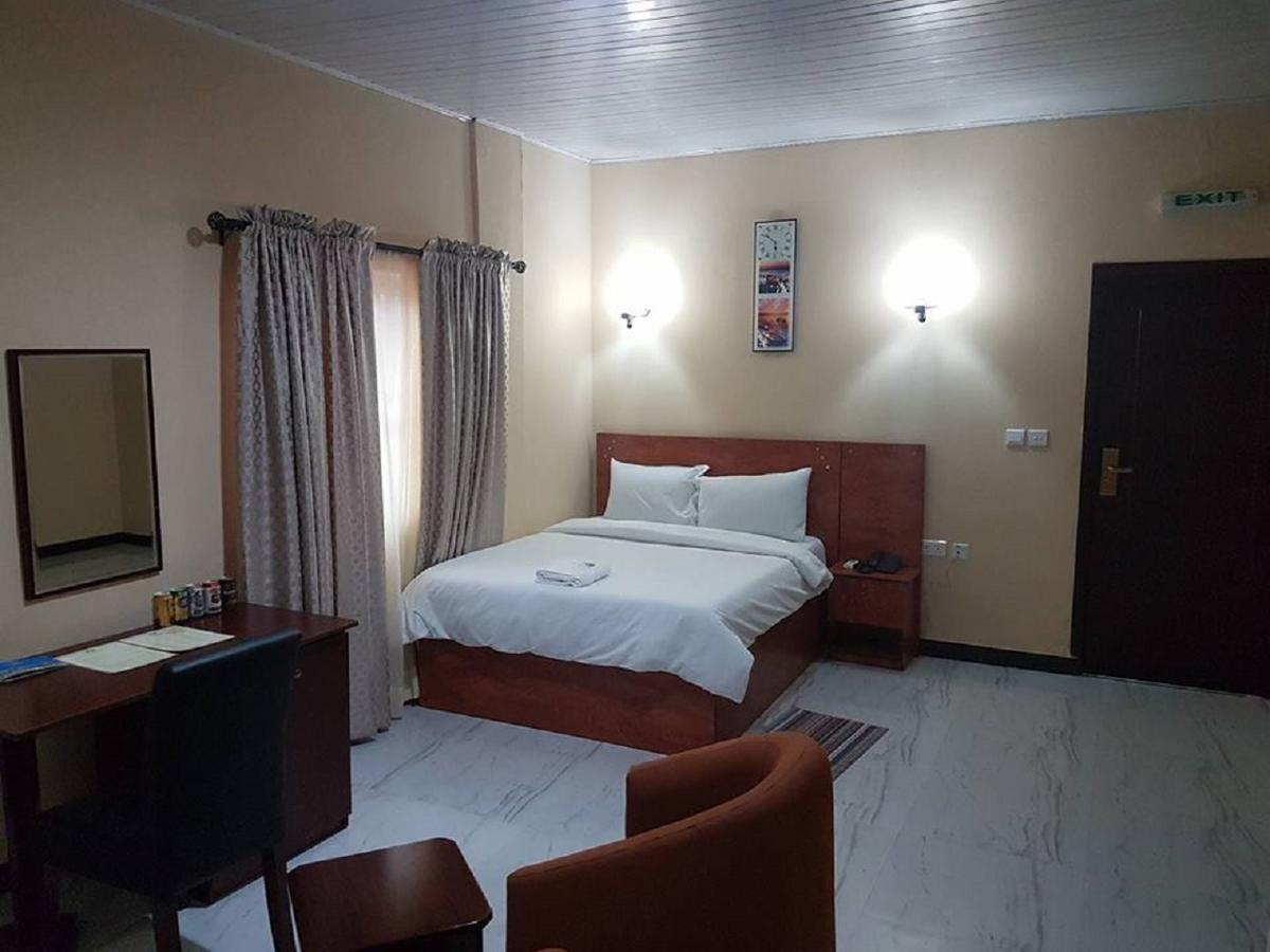 普罗威登斯套房酒店 Abeokuta 外观 照片