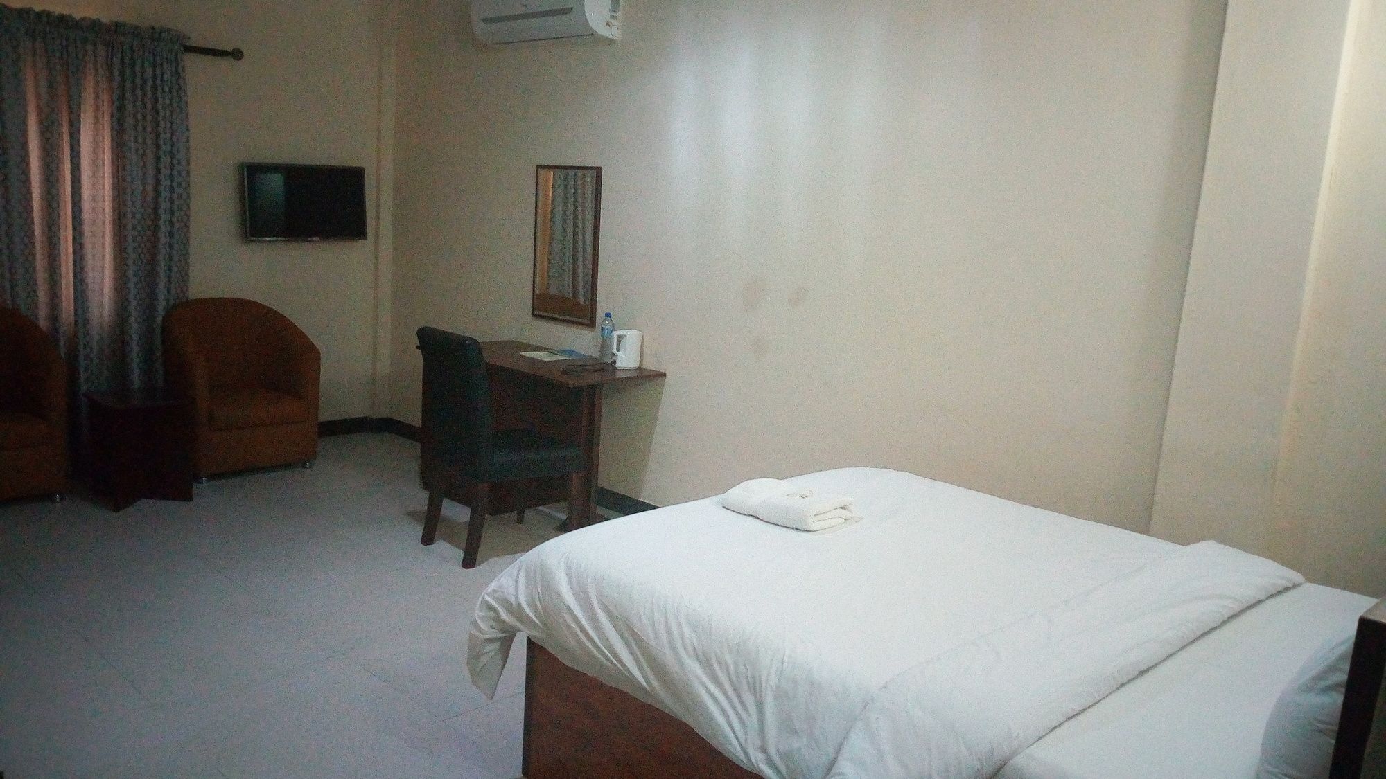普罗威登斯套房酒店 Abeokuta 外观 照片